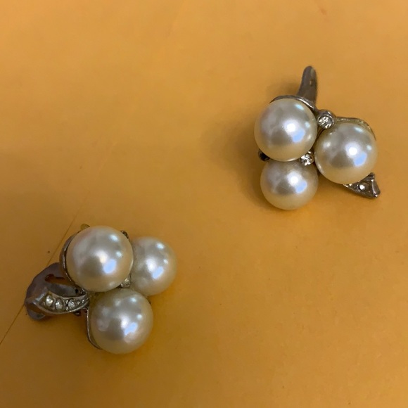 PEARLS AND RHINESTONES, CLIP-ON EARRINGS VINTAGE - Picture 2 of 5